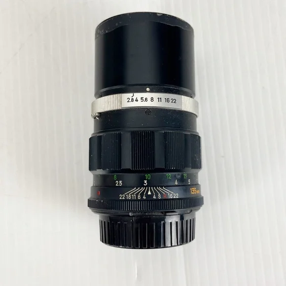 Minolta MC Rokkor-PF 1:2.8 135mm Camera Lens with Cap & Case